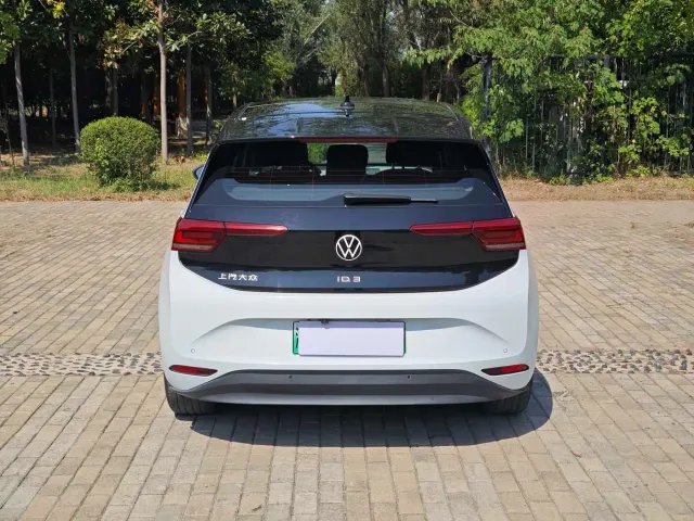 Volkswagen ID.3 — Фото автомобиля 8