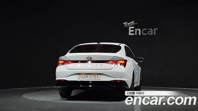 Hyundai Avante — Фото автомобиля 4