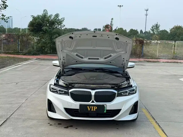 BMW i3 — Фото автомобиля 8