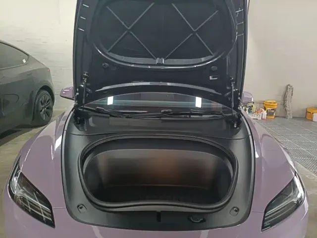 Tesla Model 3 — Фото автомобиля 19