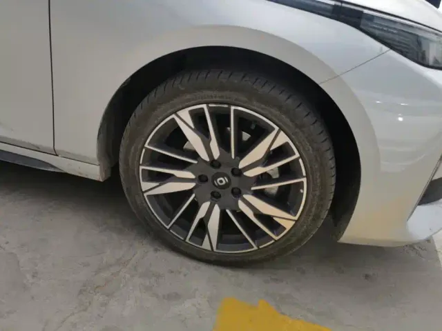 Changan Qiyuan A05 — Фото автомобиля 6
