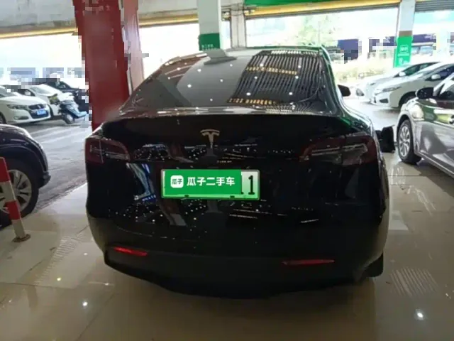 Tesla Model Y — Фото автомобиля 5