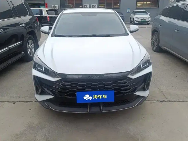 Dongfeng Yixuan — Фото автомобиля 2