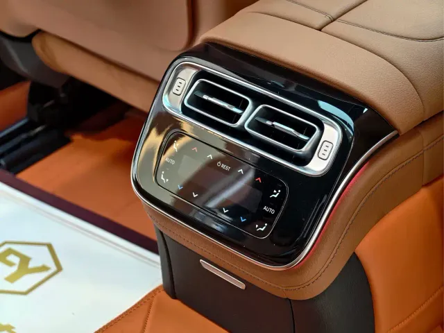 Mercedes-Benz S-Class — Фото автомобиля 12