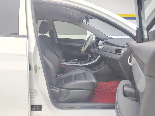 Geely Emgrand — Фото автомобиля 8