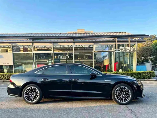 Audi A7L — Фото автомобиля 2