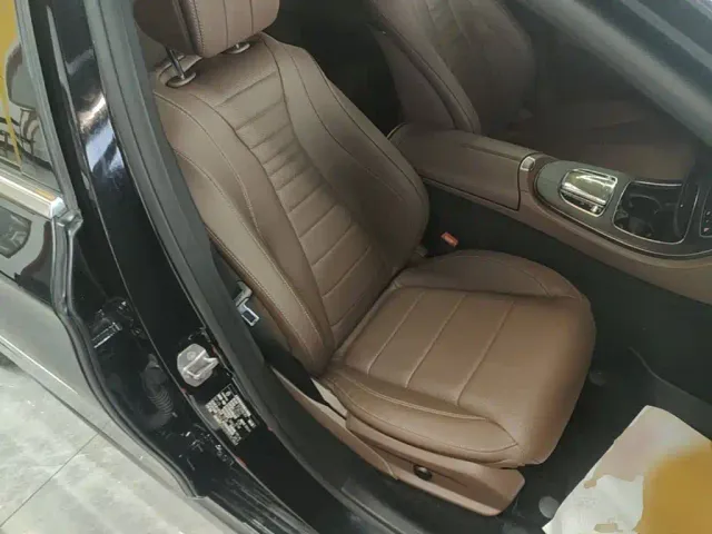 Mercedes-Benz E-Class — Фото автомобиля 24