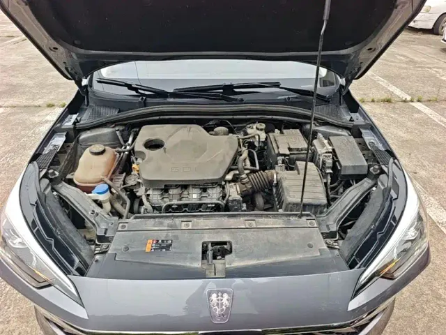 Roewe i5 — Фото автомобиля 19