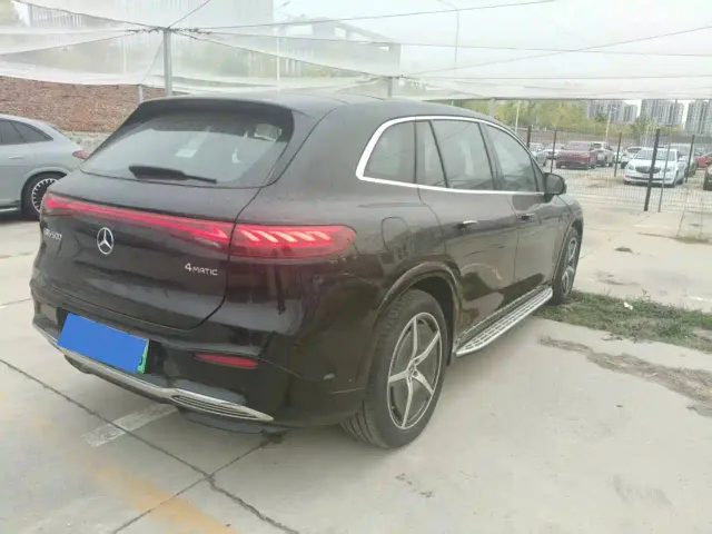 Mercedes-Benz EQS SUV — Фото автомобиля 3
