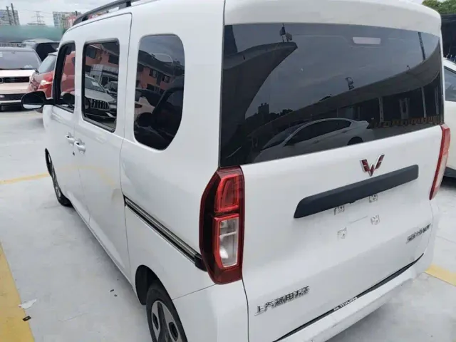 Wuling Zhiguang NEV — Фото автомобиля 4