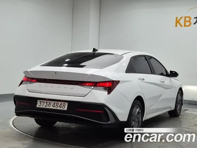 Hyundai Avante CN7 — Фото автомобиля 4