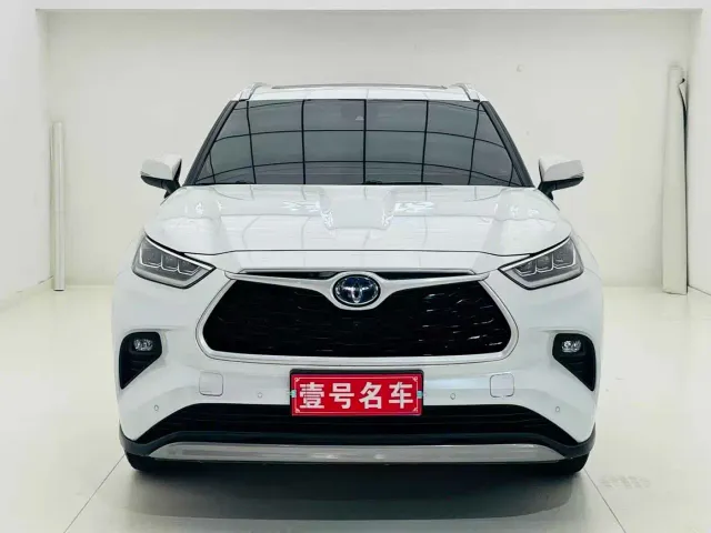 Toyota Highlander — Фото автомобиля 2