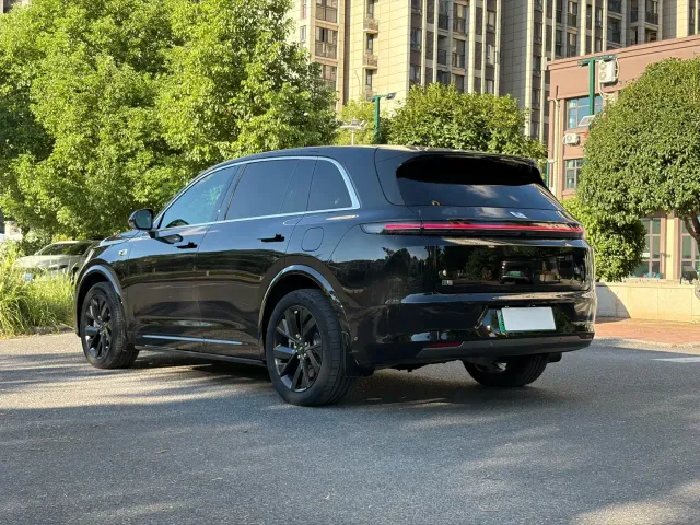 Li Auto L7 — Фото автомобиля 4