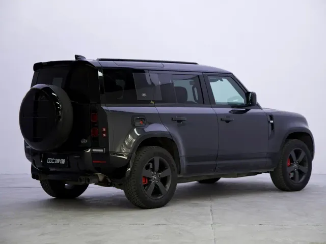 Land Rover Defender — Фото автомобиля 7