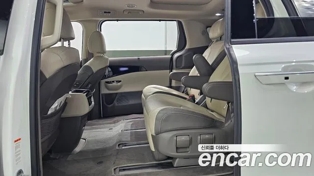 Kia Carnival 4th Gen — Фото автомобиля 18