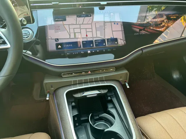 Mercedes-Benz E-Class — Фото автомобиля 12