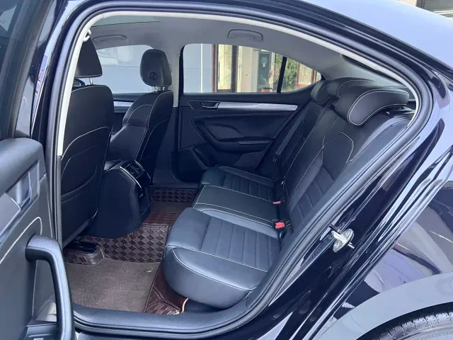 Skoda Superb — Фото автомобиля 15