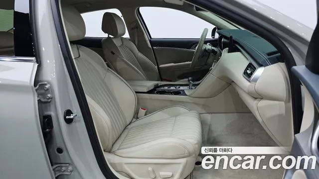 Genesis G70 New — Фото автомобиля 16