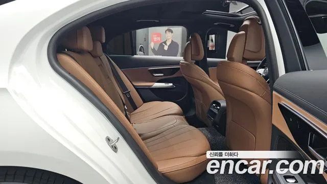 Mercedes-Benz E-Class — Фото автомобиля 10