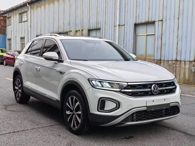 Volkswagen T-Roc — Фото автомобиля 3