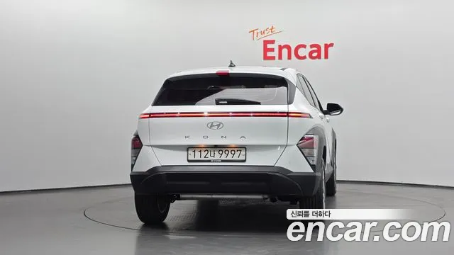 Hyundai Kona — Фото автомобиля 4
