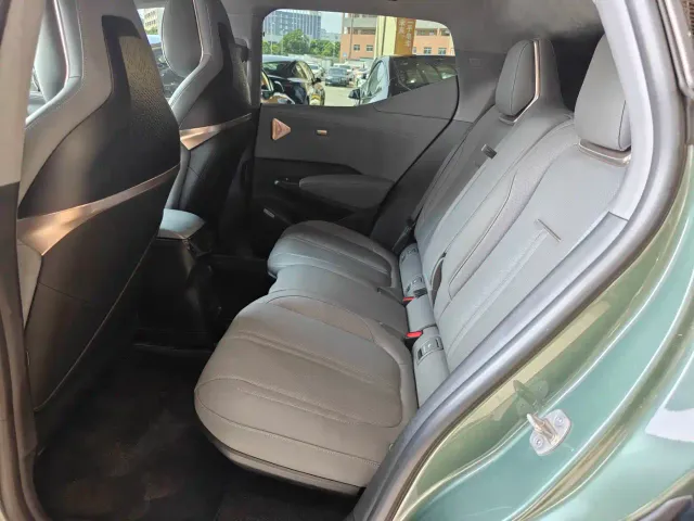 Tesla Model 3 — Фото автомобиля 3