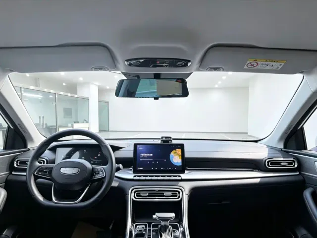 Geely Emgrand — Фото автомобиля 4