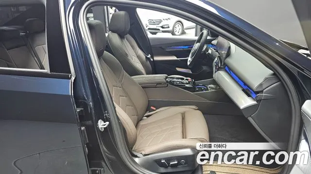 BMW 5 Series G60 — Фото автомобиля 10