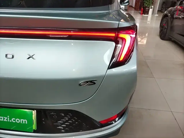Arcfox Alpha S — Фото автомобиля 7