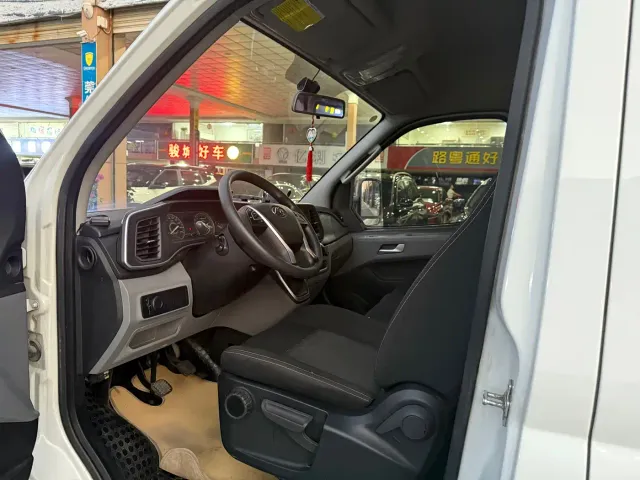 Maxus Xintu V80 — Фото автомобиля 6
