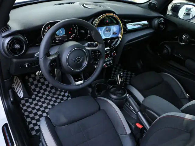 MINI Hatch — Фото автомобиля 13
