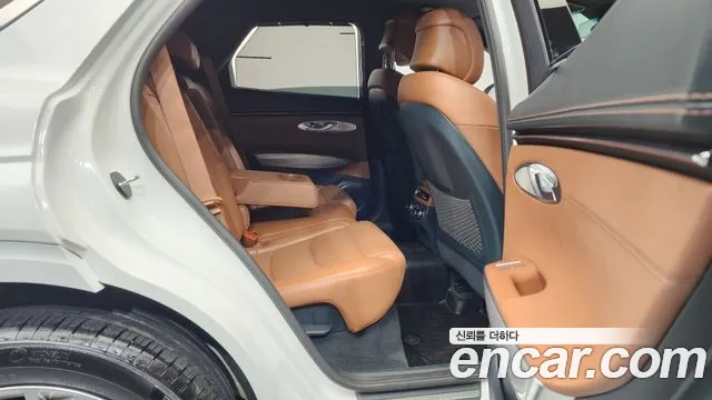 Genesis GV70 2.5T Бензин AWD — Фото автомобиля 12