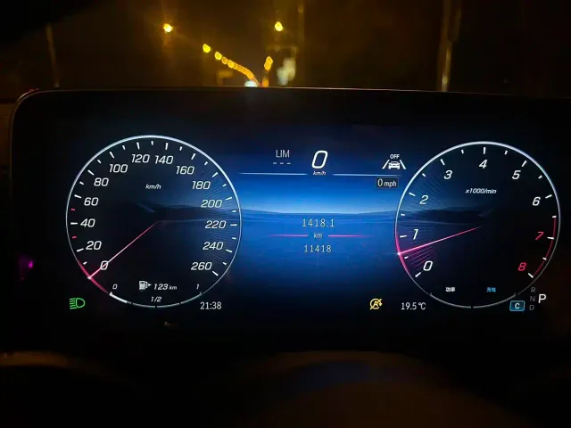Mercedes-Benz C-Class — Фото автомобиля 4