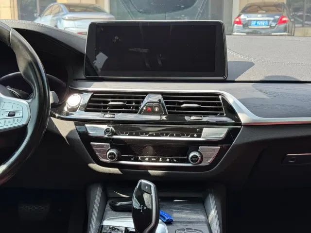 BMW 5 Series — Фото автомобиля 13