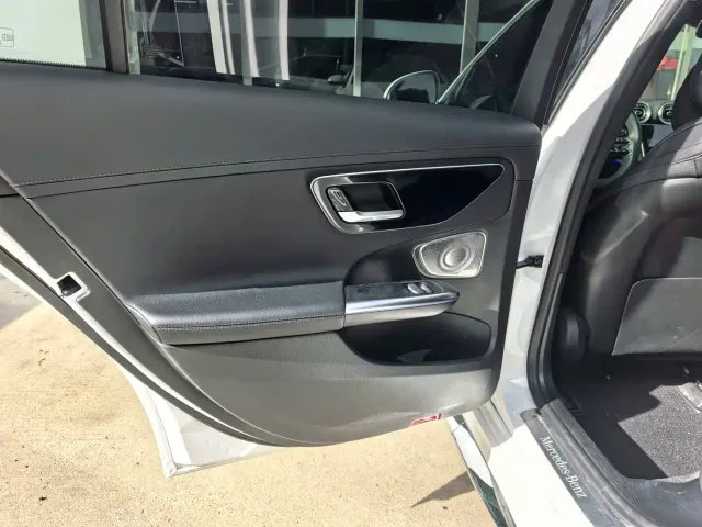 Mercedes-Benz C-Class — Фото автомобиля 15