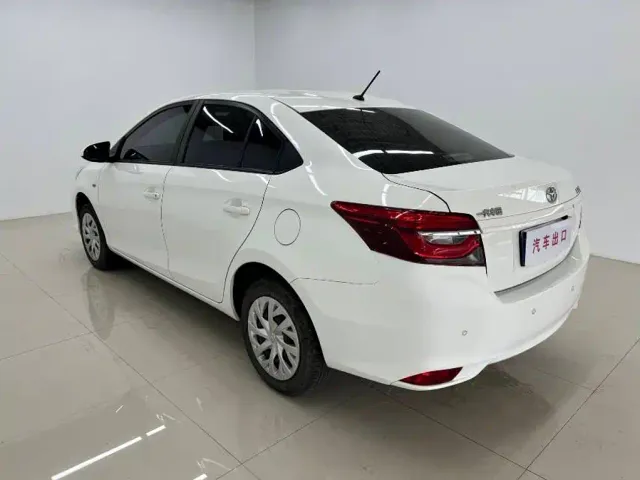 Toyota Vios — Фото автомобиля 6