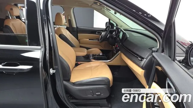 Kia Carnival Generation 4 — Фото автомобиля 17