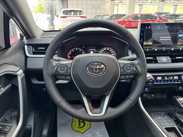 Toyota Wildlander — Фото автомобиля 9