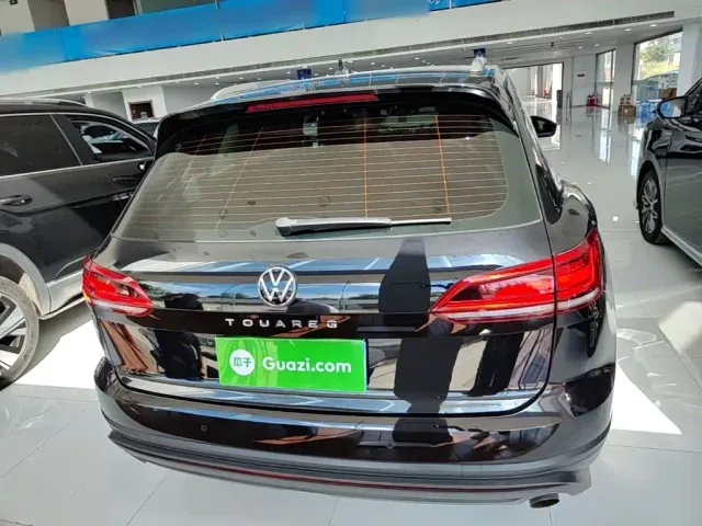 Volkswagen Touareg — Фото автомобиля 5