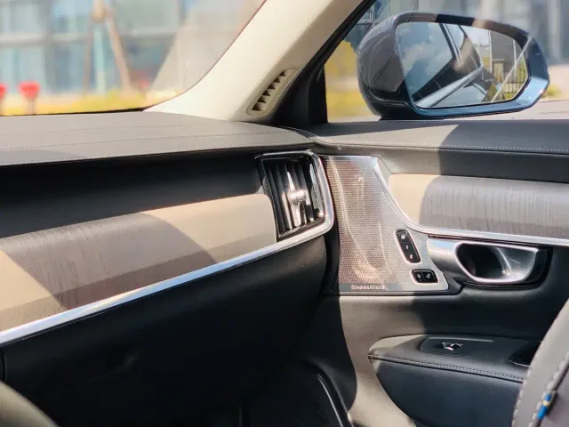 Volvo S90 — Фото автомобиля 20