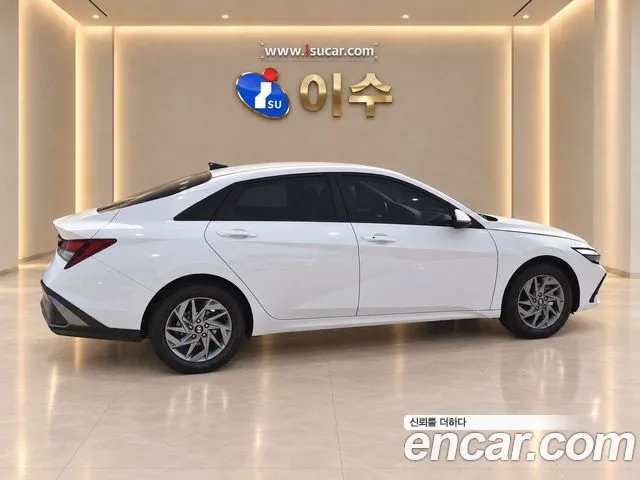 Hyundai Avante — Фото автомобиля 4