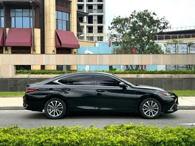 Lexus Lexus ES 2022 200 Excellence Edition — Фото автомобиля 4
