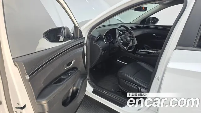 Hyundai Tucson Tucson (NX4) Бензин 1.6 турбо 2WD — Фото автомобиля 11