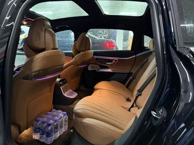 Mercedes-Benz E-Class — Фото автомобиля 2
