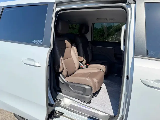 Wuling Starlight 730 — Фото автомобиля 14