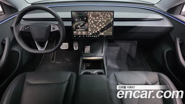 Tesla Model 3 — Фото автомобиля 10
