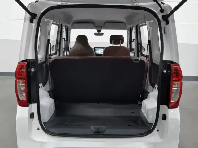 Wuling Zhiguang NEV — Фото автомобиля 16