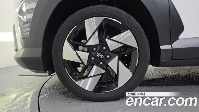 Hyundai Kona — Фото автомобиля 5