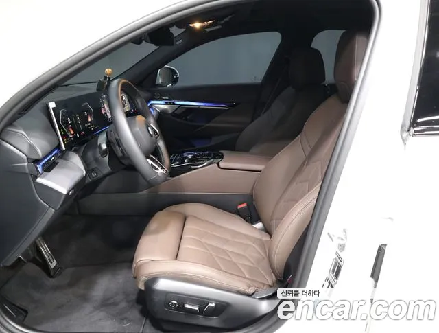 BMW 5-Series — Фото автомобиля 10