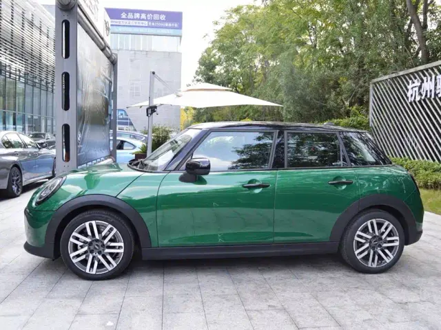 MINI Hatch — Фото автомобиля 3